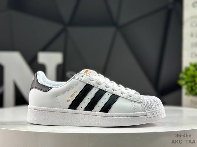 阿迪达斯 Adidas三叶草 Originals Superstar 贝壳头系列低帮经典百搭休闲运动板鞋 尺码:如图所示 Akc Taa 货号:Eg4958 阿迪达斯 Adidas三叶草 Originals Superstar 贝壳头系列低帮经典百搭休闲运动板鞋 尺码:如图所示 Akc Taa 货号:Eg4958