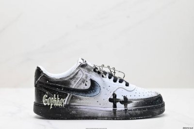 公司级Nike Court Vision Lo ‘Diy’定制 低帮百搭 透气休闲运动板鞋 兼顾舒适脚感和出众风范 演绎匠心之作 结构性的支撑贴合感结合复古篮球