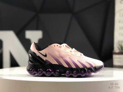 200 耐克 Nike Air Max Dn8 耐克2024全新气垫跑鞋 #全新鞋款在同侧采用了四个圆柱仓式的设计 不仅有防滑耐磨性功能 还搭配了周围一圈柔软的