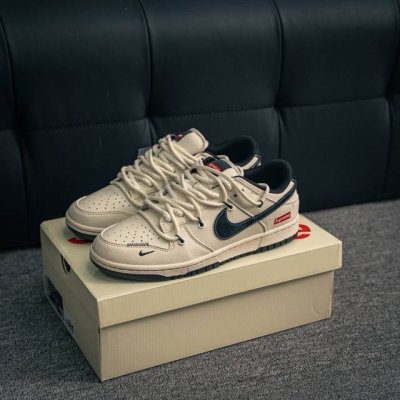 核心私 Nike Dunk 全套原楦原模倾力打造完美版型 独家原厂航空铝磨具打磨大底 鞋头坡度极致还原 无解鞋型 原盒原配 圈内天花板工艺 原厂冲刀 超高清洁度