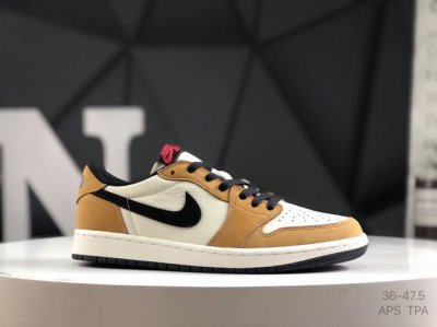 公司级带半码 耐克 乔丹Air Jordan 1 Low Aj1 乔1 乔丹1代Aj1 低帮复古文化休闲运动篮球鞋。该鞋款从 1985 年元年款汲取设计灵感，焕