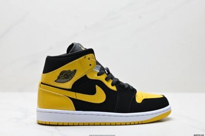 公司级Nike Air Jordan 1 Retro Mid Og Aj1代迈克尔 乔丹中帮耐克经典复古百搭休闲文化运动篮球鞋 货号:Hj6654-071 尺码