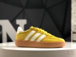 真标带半码 阿迪达斯 Adidas Barreda 考拉派对 复古休闲 清新 舒适百搭 德训鞋 T字头 防滑耐磨 低帮 板鞋 男女同款运动鞋。鞋头加宽设计提升了