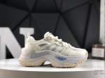 210 Fila 斐乐百年运动时尚品牌Fla创建于1911年意大利Biella小镇，是Fila兄弟创立的一家纺织和针织的服装品牌。百年来，Fla已经成长为世界知