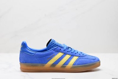 公司级Adidas Originals Gazelle Indoor 三叶草休闲防滑耐磨低帮板鞋 鞋头出色设计 塑就出众贴合感 稳固的后跟贴合足部曲线设计 软弹