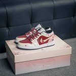 核心私 Air Jordan 1 乔丹篮球鞋男女运动鞋潮流板鞋 货号：553558 132 尺码：36 37 37.5 38 38.5 39 40 40.5 4
