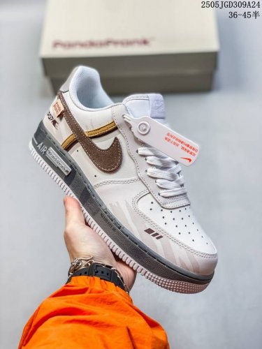 真公司带半码 耐克Nike Air Force 1 07 空军一号低帮百搭休闲运动板鞋 柔软 弹性十足的缓震性能和出色的中底设计 横跨复古与现代的外结合 造就出