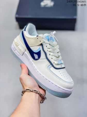 耐克nike Wmns Air Force 1 Shadow 马卡龙空军一号轻量增高低帮百搭板鞋。为经典设计注入玩味元素。 分层结构、加大中底及双重品牌标志，充 - 点击图像关闭