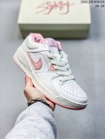 130 air Jordan Stadium 9O Stadium jordan Stadium 90充满了对Tinkerhathield 原创设计的致敬，包括