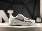 160 耐克 Nike Zoom Vomero 5 Sp 复古风潮 网面透气运动鞋 先行尝鲜版 紧致的鞋面材质提供良好的包裹性 鞋侧 Swoosh以及鞋头部分搭