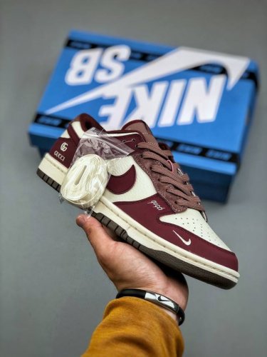 海外爆款限量发售！高端定制Nike Sb Dunk Low 古驰联名------白酒红配色 高端定制 低帮休闲板鞋 定制鞋盒 大厂纯原品质出货 超高清洁度 皮料