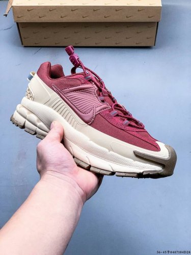 集图 公司级！耐克Nike Zoom Vomero Roam 潮流低帮休闲运动鞋 Nike Zoom Vomero Roam男子冬季款运动鞋专为城市环境匠心设计