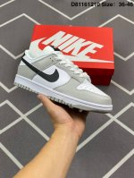 公司级耐克nike Dunk Low 板鞋 Sb系列经典百搭休闲运动板鞋加厚鞋舌的填充，使舒适性大大提升，同时也更方便穿脱中底部分则加入了脚感柔软舒适zooma