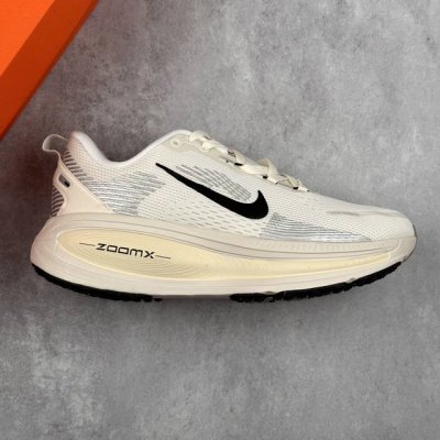 本地 核心私 公司级Nike Vomero 18 耐克 舒适减震防滑 低帮跑步鞋 全掌Reactx泡绵中底 前掌和后跟还配备了Air Zoom气垫单元 据说跑起