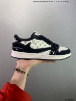 210 公司级Lv X Air Jordan 1 Low 此款主张打破传统的工业化流水线设计限制，以Made By Ideas的超级创意为理念，集结众多潮流设计