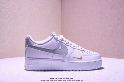 耐克Nike Air Force 1 Low 空军一号低帮百搭休闲运动板鞋。柔软、弹性十足的缓震性能和出色的中底设计，横跨复古与现代的外型结合，造就出风靡全球三