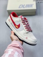 海外爆款限量发售！公司级 Nike Sb Dunk Low“ 斯图西联名 米黑花勾” 周年高端定制 低帮休闲板鞋 定制鞋盒 大厂纯原品质出货 超高清洁度 皮料切