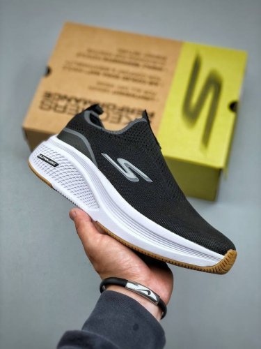 skechers斯凯奇 Men's Go 舒适 网布Tpu減震 低帮跑步鞋 尺码：40-45