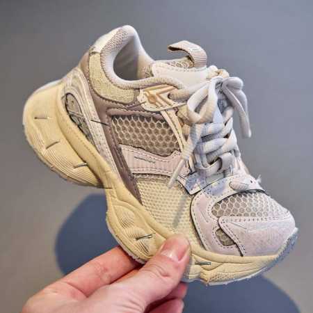 巴黎世家订书机老爹鞋做旧款童鞋 Balenciaga Stapler最火爆的网红款系带内侧魔术贴儿童休闲复古风运动鞋 巴黎世家欧洲站走秀款厚底老爹鞋做旧脏脏鞋男 - 点击图像关闭