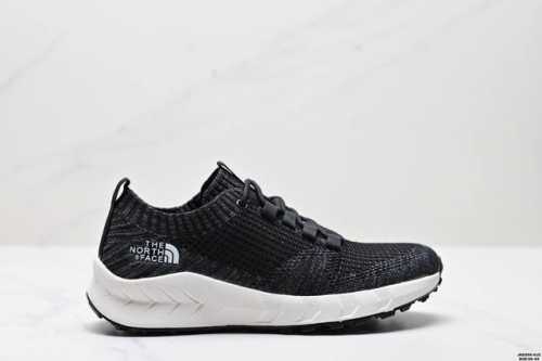 公司级The North Face Cedar Measa 北面系列轻便套袜式一脚蹬跑鞋 户外运动抓地耐磨休闲鞋 飞织鞋面透气性强 贴脚舒适度极好 超级减震抗疲