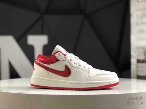 真标带半码 耐克 乔丹 Air Jordan 1 Low Aj1低帮系列篮球鞋 官方同步配色 原装级产物 #拒绝公底 立体鞋型 细节完美 高清洁度 货号：Hj9