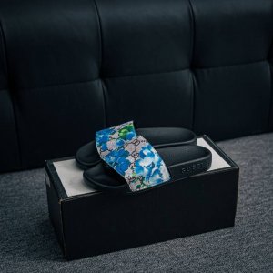 核心私 Gucci拖鞋系列 全新配色潮人必备，广东原厂！古驰 Gucci Leather Slide With Bow 沙滩皮革一字拖高奢拖鞋 尺码：36 37