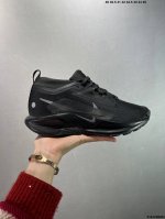 公司级Nike Reactx Wildhorse 10 越野跑步鞋 登月兼顾迅疾外观和稳固脚感 后跟覆面和中足动态支撑巧妙融合 缔造稳定顺畅的迈步体验 官方货号