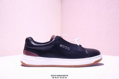 Ecco 爱步 早春经典爆款 驱动系列 休闲运动跑鞋 休闲鞋 鞋面采用原厂进口头层牛皮 真爆米花+Rb一体成型大底 独特制鞋工艺 舒适百搭 运动尺码：39一44