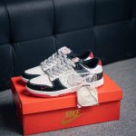 300 核心私 Nike Dunk 全套原楦原模倾力打造完美版型 独家原厂航空铝磨具打磨大底 鞋头坡度极致还原 无解鞋型 原盒原配 圈内天花板工艺 原厂冲刀 超