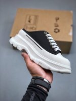 Alexander Mcqueen 麦昆 亚历山大麦昆亚历山大系带半拖鞋 大盒包装 2024Ss春夏首发 时尚代表的小姐姐 肯定要走在时尚的风口！鞋子独特的个性