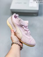 彪马 Open Yy X Puma Speedcat合作鞋款 Puma 联名时尚休闲运动板鞋。这双韩国辣妹疯抢的 Puma，是 Open Yy 走向全球市场的关