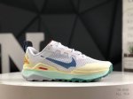 耐克 Nike React Wildhorse 8 高频网面休闲跑步鞋 回弹缓震效能和可靠包覆设计于一身 助你在应对长距离越野跑和崎岖地形时站稳脚步 不断向前！