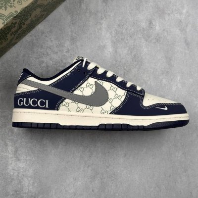 本地 核心私 Gucci X Nike Dunk Sb Low 古驰古奇 X 耐克 Sb 低帮 联名蓝白灰 低帮休闲运动板鞋 鞋身整体以米白色皮革打造，搭配蓝色