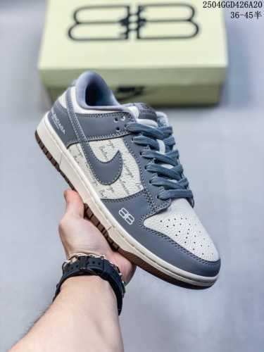 海外爆款限量发售！高端定制Nike Sb Dunk Low 巴黎世家联名--- 白灰棕印花 高端定制 低帮休闲板鞋 定制鞋盒 大厂纯原品质出货 超高清洁度 皮料