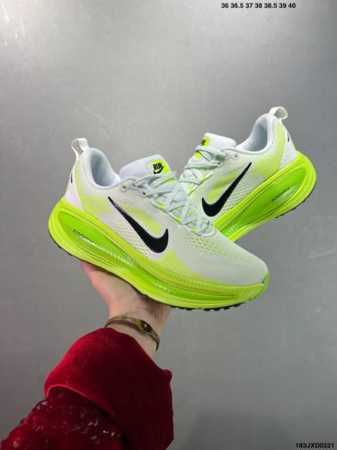 公司级Nike Air Zoom Vomero 18 全新科技提前原鞋开发 运动跑鞋 区别市面真标版本 必定是官方强力主推款式，真正的Zoom缓震科技嵌入如假包