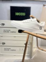Ecco爱步男鞋轻便透气舒适耐穿 亲肤吸汗舒适内里 防滑防磨 持久干爽 简约粗绳系带 穿脱更加方便 柔韧防滑大底 鞋底立体凹槽 凹凸花纹加持 增强防滑减震性能