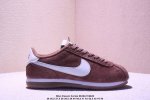 nike Classic Cortez 耐克经典轻便舒适阿甘鞋休闲跑步鞋运动鞋 纯粹而执着的精神 使得Cortez种在了一代人的心里 无论是否喜欢它复古的鞋型