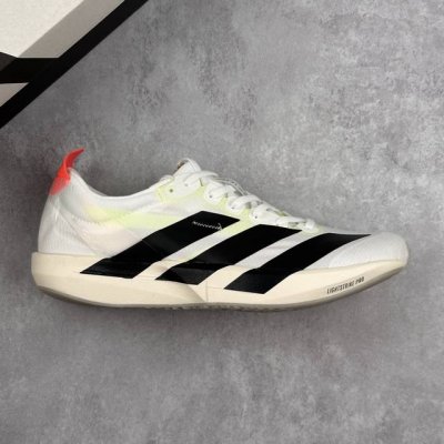 本地 核心私 阿迪达斯 Adidas Adizero Adios 9 M 阿迪超轻透气缓震跑鞋 整体外观造型与Adizero Adios pro Evo 1非常