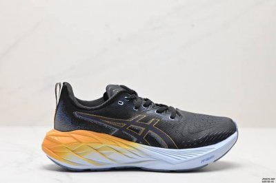 公司级asics 亚瑟士 透气网眼鞋面配合部分合成革材质 采用全新ahar+橡胶材质,更加耐磨日本专业跑鞋品牌 Asics 亚瑟士 Novavlast 4 户外