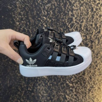 didas 贝壳头凉鞋 德训鞋童鞋 阿迪达斯贝壳头德训鞋童鞋 包头防撞凉鞋 系带方式:松紧扣 号码:26-37