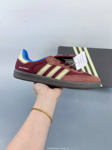 adidas 阿迪达斯 德训系列 原楦原纸版数据开发，采用牛剖革组合马毛鞋面材质，外置国标5级耐磨标准橡胶大底复古风十足，联乘英国设计师品牌Wales Bonn