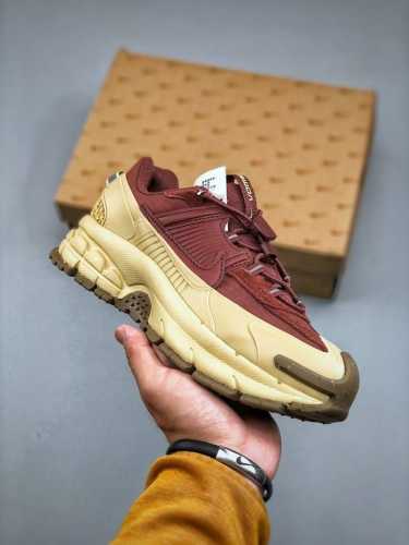 Nike Zoom Vomero Roam 马拉松复古五代休闲厚底增高运动慢跑老爹鞋 Hq218 0 #采用环保纤维革饰片组合网眼布鞋面材质 升级正确后跟Tpu