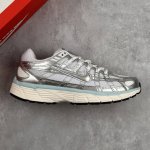 本地 核心私 耐克 Nike P-6000 复古科技个性休闲运动老爹鞋 该鞋款鞋面采用纵横交错的覆面，重现 0 年代跑鞋风格，同时搭配缓震鞋垫，带来舒适的步履体
