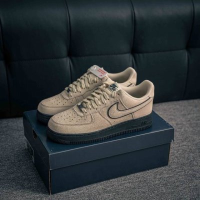 核心私 Air Force 1 原装级别 原楦头原纸板 打造纯正空军版型专注外贸渠道 全掌内置蜂窝气垫 原盒配件 原厂中底钢印、拉帮完美 货号：Hq1966 尺
