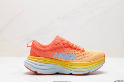公司级小红书推荐hoka W Bondi 8全新配色 这个品牌来自于新西兰的毛利语，Hoka表示大地，One One表示飞越，连起来就是飞越地平线，One On