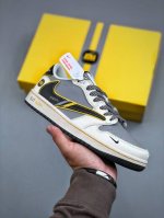 travis Scott X Nike Air Jordan 1 Low X Su7 Ultra Air Jordan 1 Low 反转白灰黑小钩满天星倒钩 全