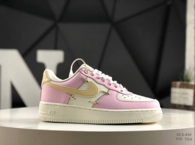 210 耐克 Nike Air Force 1 ’07 空军一号低帮百搭休闲运动板鞋。 官方货号：Ib2574 600 尺码：如图 Ttf Tsa