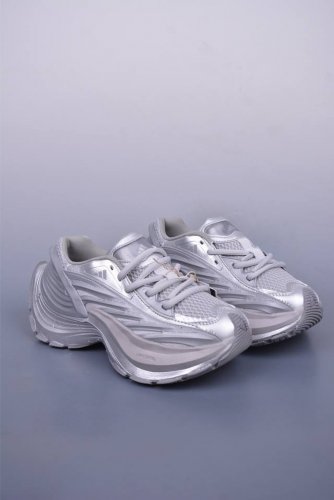 Adidas Vento Xlg Mtw 复古休闲老爹鞋 官方同步上架 鞋面是透气网面和皮革拼接 脚感轻盈 不闷汗 每次穿着跑步都感觉脚底在自由呼吸 鞋底是Ad
