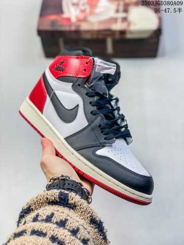 160 真标耐克女款运动板鞋 Nike Air Jordan 1 Retro High Og 乔丹一代Aj1 乔1 Aj1 篮球鞋复刻运动鞋。皮面高帮板鞋的设计
