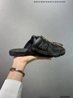 230 公司级 Miu Miu X New Balance联名款半拖鞋 new Balance 530 学院风 公司级版本 联名款只保留了旧版Nb530 的流线